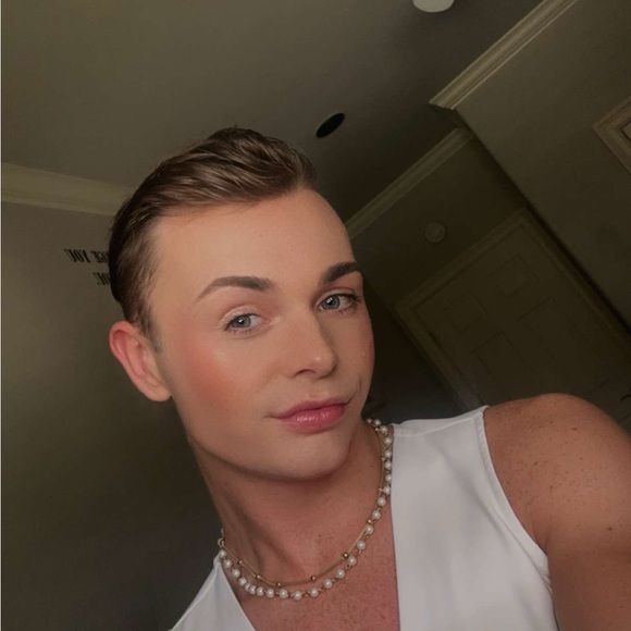 Meet your Posher, Blake - Picture 1 of 1